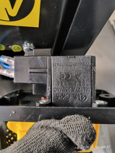 Ленточная деревообрабатывающая пила TVK HBS400