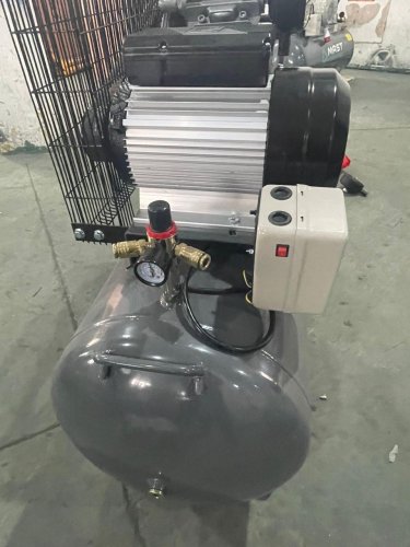 Поршневой компрессор MAST VA90/200L 220V