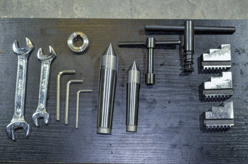 Станок токарно-винторезный Turner 250x500G