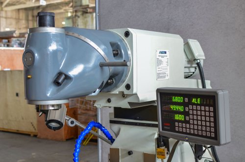 Станок универсально-фрезерный UF100