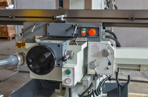 Станок универсально-фрезерный UF100