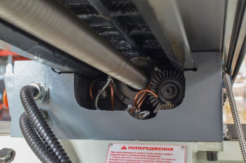 Станок универсально-фрезерный UF100