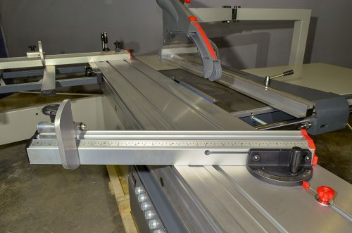 Верстат форматно-розкроювальний FDB Maschinen MJ6132TS