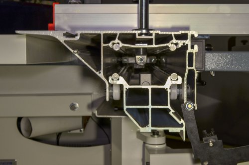 Верстат форматно-розкроювальний FDB Maschinen MJ6132TS