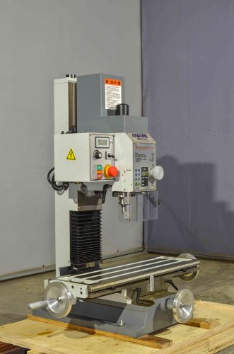 Сверлильно-фрезерный станок FDB Maschinen BF 30B