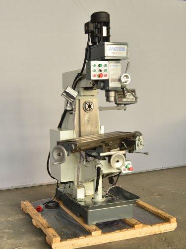 Универсально-фрезерный станок FDB Maschinen TMM110W