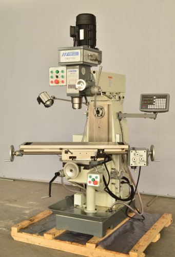 Универсально-фрезерный станок FDB Maschinen TMM110W