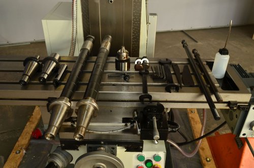 Универсально-фрезерный станок FDB Maschinen TMM110W