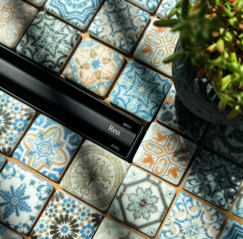 Трап для душа REA NEOX 70 SLIM PRO BLACK черный