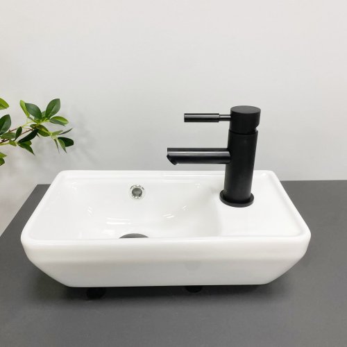 Умывальник (раковина) VBI JESI L WHITE подвесной