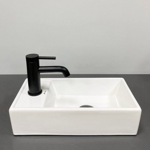 Умывальник (раковина) VBI LAGO R WHITE накладной подвесной