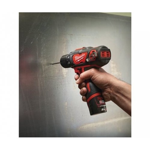 Дрель шуруповерт аккумуляторная MILWAUKEE M12 BDD-202C Lі-Іon
