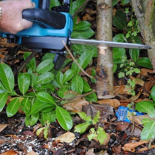 Електропила акумуляторна MAKITA UC250DZ