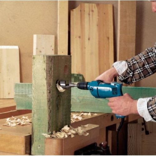 Дрель MAKITA DP4700