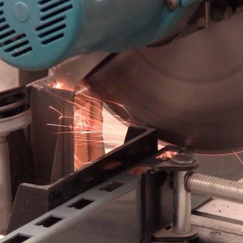 Пила по металлу Makita LC1230